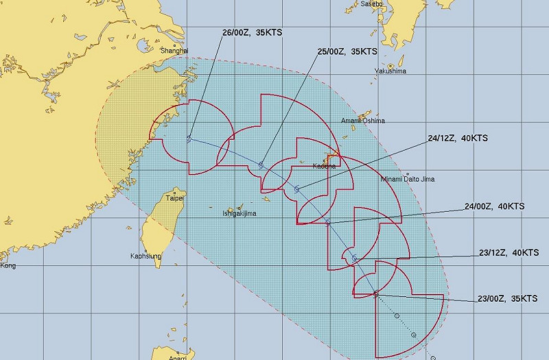 美國路徑預報顯示,范斯高颱風距離台灣稍遠。 圖:JTWC 美國路徑預報顯示,范斯高颱風距離台灣稍遠。 圖:JTWC