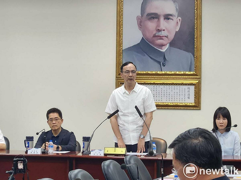 國民黨主席朱立倫在罷免投票前，向民進黨陣營喊話。   圖：黃建豪/攝