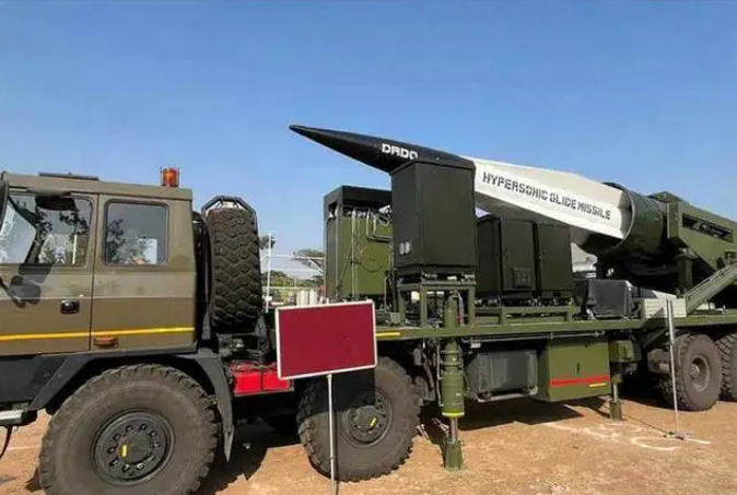 與俄羅斯的 3M22「鋯石」相仿,印度 ET-LDHCM 同樣採用海基巡航構型,速度達 8 馬赫以上,但印度飛彈的酬載能力更大。 圖:翻攝自騰訊網