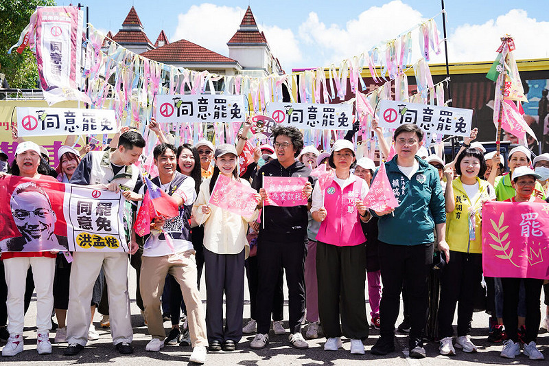 為衝刺同意罷免票數,由民進黨新北市黨部聯合公民團體與多名立委、議員發起的「新北來罷」車隊掃街行動,23日在林口熱鬧展開。(市黨部提供)中央社記者王鴻國傳真 114年7月23日 圖:中央社提供
