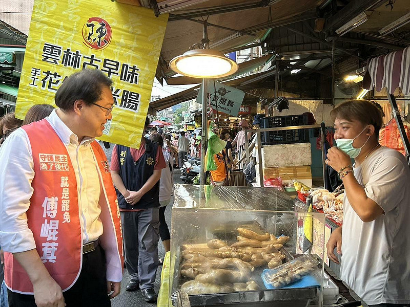 林右昌說，每一位公民就是罷免行動的王牌。   圖：民進黨提供