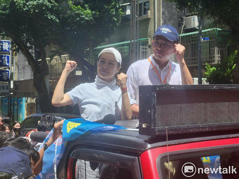國民黨立委王鴻薇找來立法院長韓國瑜、民眾黨主席黃國昌、無黨籍立委高金素梅，大陣仗發動車隊掃街。   圖：黃建豪/攝