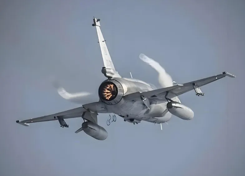  JF-17「雷電」Block III 戰鬥機。 圖：翻攝自《騰訊新聞》 