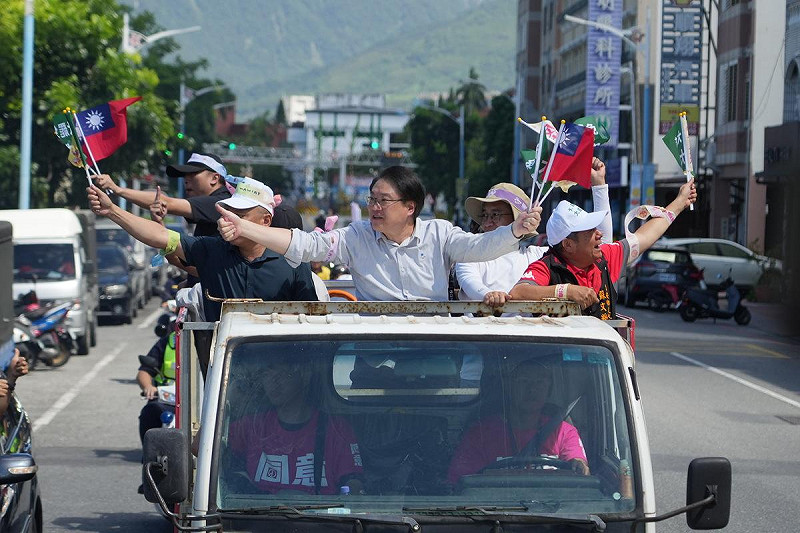 林右昌再度來到花蓮,參與花蓮罷團「守護花蓮 迎向希望」車隊掃街。 圖:民進黨提供