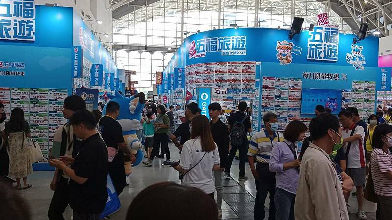 2025高雄國際夏季旅展首日即吸引滿滿人潮。   圖：孫家銘攝