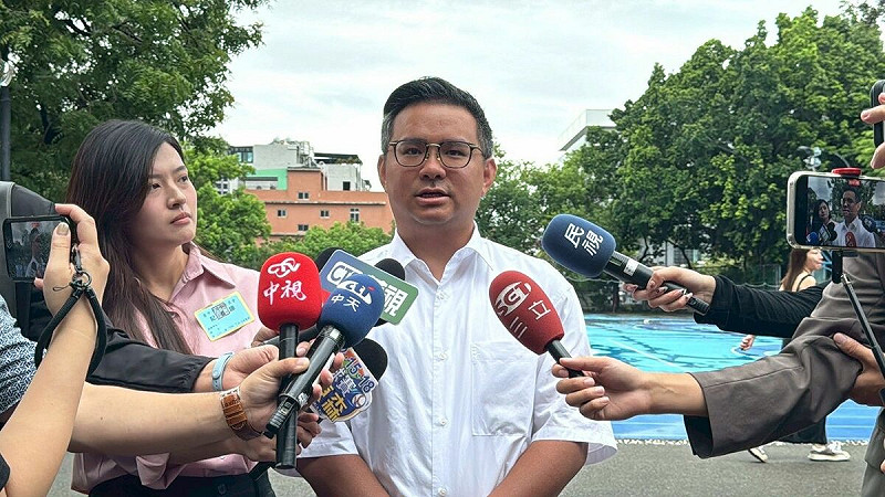 立委黃健豪說，若沒有，那就要負起造謠的責任。   圖：取自黃健豪臉書