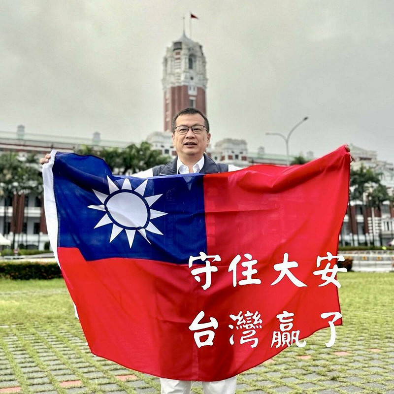 國民黨立委羅智強宣布挺過罷免案。   圖：翻攝羅智強臉書
