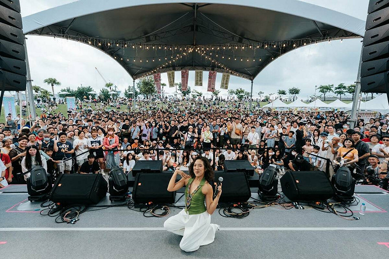 新科金曲歌后李竺芯得獎後首場公開演出獻給台日大港水果祭。 圖:高雄市行國處/提供
