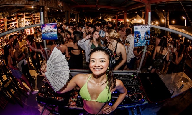 旗津風箏節活動期間,周邊店家搭配推出限定優惠。 圖:高雄市觀光局/提供
