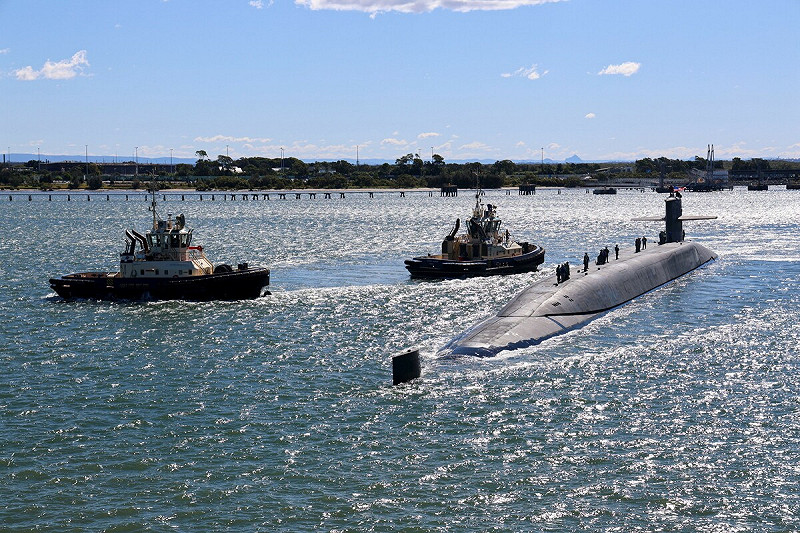美國海軍俄亥俄級核潛艦（Ohio-class submarine）「俄亥俄號（SSGN-726）」27日抵達澳洲布里斯本（Brisbane）訪問。   圖：翻攝US NAVY