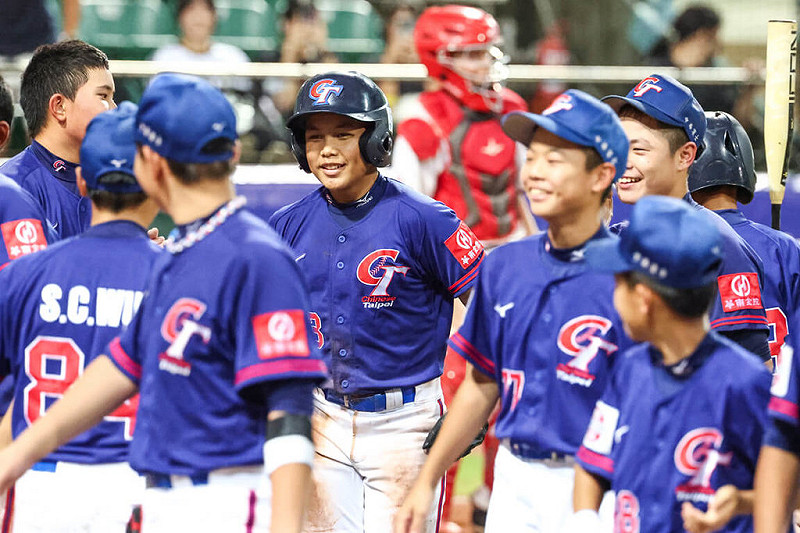 U12世界盃棒球賽台灣隊目前預賽戰績3勝1敗、晉級機會大，預賽最後一戰表定29日晚間與墨西哥交手，因台南市政府宣布停班停課，將視天候狀況進行閉門比賽。圖為28日台灣與德國比賽畫面。（中華民國棒球協會提供）中央社記者謝靜雯傳真　114年7月28日   
