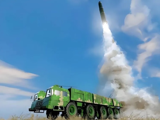 有中國專家分析認為，由於解放軍在導彈與超高音速武器方面仍具有領先的優勢，即使美軍立刻開始開發「擊殺網」，也難以在短時間內超越中國。圖為導彈發射示意圖。   圖：翻攝自 騰訊網 矚望雲霄