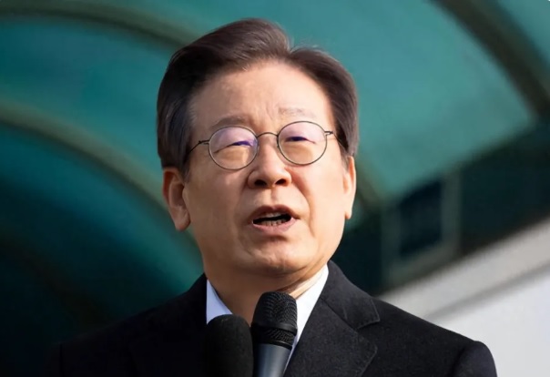 有中國專家呼籲南韓李在明政府釐清事件相關真相,「還給中國一個明明白白的交代」,強調南韓不應該介入兩岸之間的衝突與矛盾。 圖:翻攝自 騰訊網 曹興教授