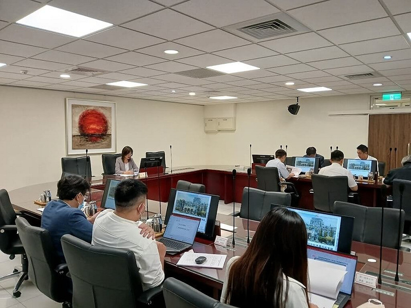 台灣高等檢察署陸續召開多場防詐研商與協調會議，28日最新一場會議邀集經濟部及4大超商，並將建置檢警「超商條（代）碼與物流資料查詢單一窗口」，建構防堵詐騙的3道防線。（高檢署提供）中央社記者謝幸恩傳真　114年7月29日   