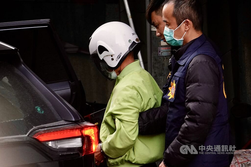 高雄連環分屍案5月28日偵結起訴，雄檢依殺人等罪對張姓男子（左）求處死刑。高雄地院將於8月14日首開庭，3名被害者家屬聲請參與審判獲准。（中央社檔案照片）   