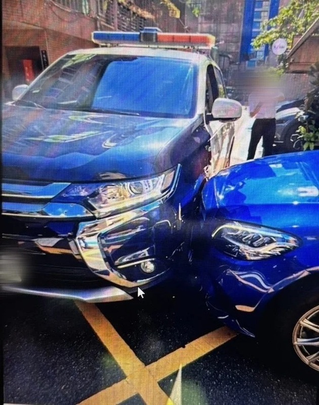 台北保安大隊警車與賓士發生擦撞，交通分隊初步判斷警車應負主要責任。   圖：警方提供