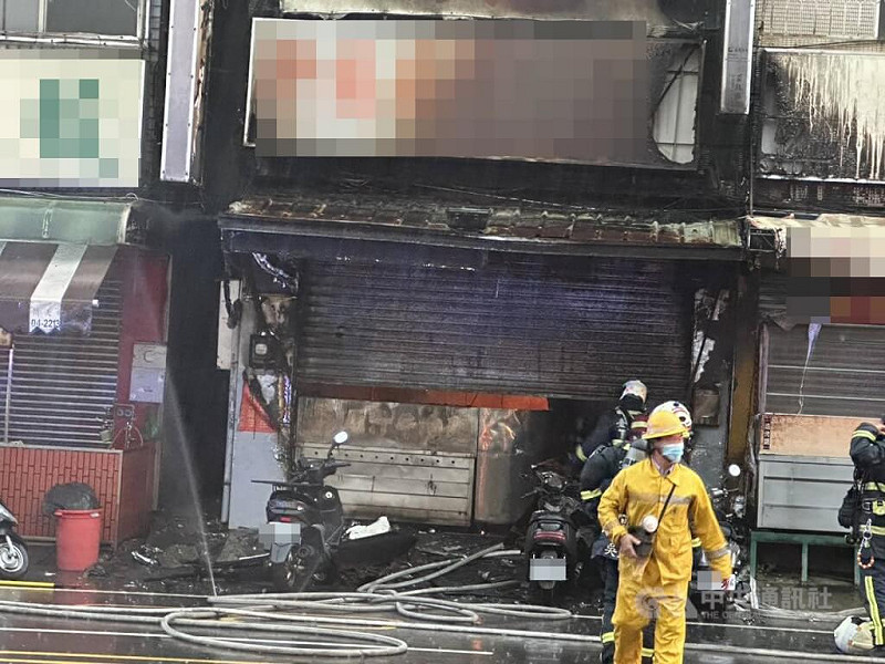 台中市太平區中興路1處店家31日上午發生火警，警消獲報到場搶救。（翻攝照片）中央社記者蘇木春傳真　114年7月31日   