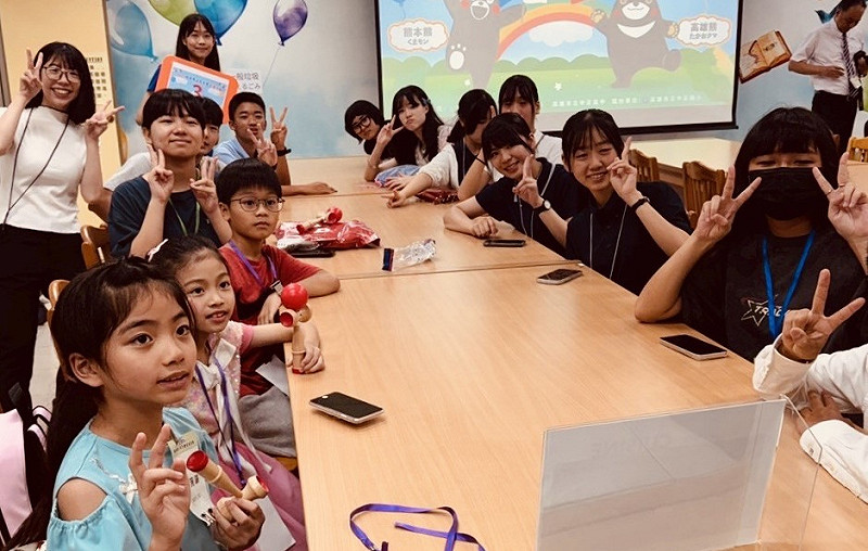 台日學生齊聚一堂交流,增進彼此情誼。 圖:高雄市教育局/提供