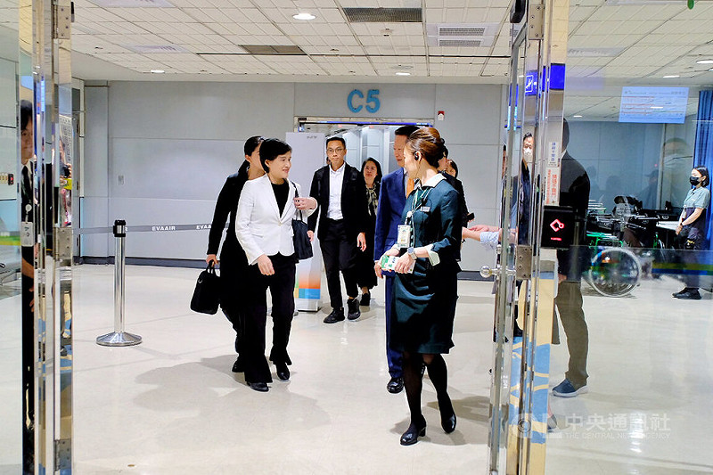 行政院副院長鄭麗君與談判團隊近日在華府就美國新對等關稅稅率進行新一輪實體談判後,鄭麗君3日清晨返台表示。 圖/中央社