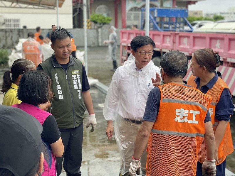 民進黨中央組成志工團赴台南救災。 圖:民進黨 / 提供