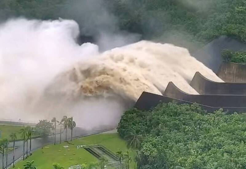 曾文水庫累積雨量已破200亳米，從7月7日起蓄水率持續維持在100％。   圖：台南市政府／提供