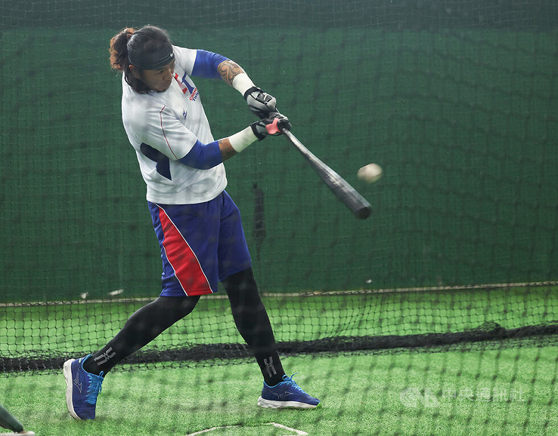 亞洲棒球錦標賽台灣培訓隊35歲野手陳敏賜（圖）擔任隊長、有望扛中心棒次，他表示，身為最資深野手還能維持驚人長打的方法就是：「對自己變態一點。」中央社記者張新偉攝  114年8月4日   