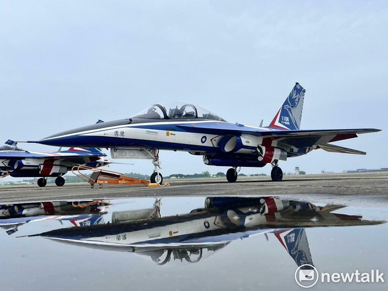 AJT型機是我國最新研發之高級教練機「勇鷹號」用以取代AT-3及F-5型機。 圖:金大鈞/攝