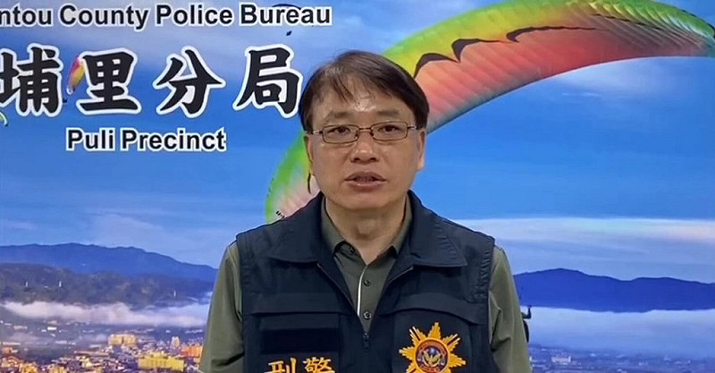 南投縣警察局埔里分局偵查隊長王文成（圖）以深厚刑事偵查經驗發掘可疑人、事，今年4月至6月查獲11名詐欺車手，被同事稱為「車手雷達隊長」。（警方提供）中央社記者蕭博陽南投縣傳真　114年8月5日   