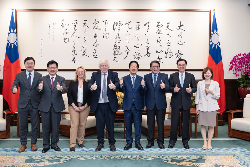 賴清德接見「英國前首相強生(Boris Johnson)訪團」 圖:總統府提供 賴清德接見「英國前首相強生(Boris Johnson)訪團」 圖:總統府提供