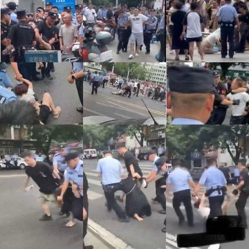 有消息稱,霸凌事件加害者之一的家長,是當地警方的幹部,為了避免自己女兒遭抗議民眾襲擊,因而調派大批警力進行暴力鎮壓。 圖:翻攝自 @yajunwwz X 帳號