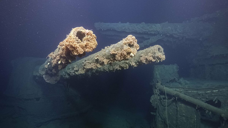 二戰期間美國海軍遭擊沉的「阿斯托里亞號」主砲砲管。 圖:翻攝「X」@EVNautilus