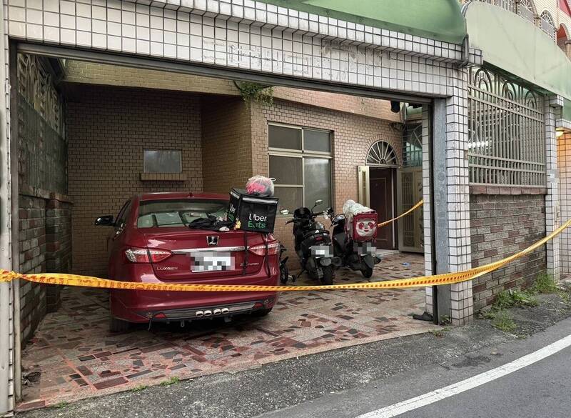 嘉義縣昨日深夜發生一起家庭悲劇，30歲黃姓女子日前與36歲丈夫莊姓男子因家庭瑣事爆發激烈爭執，最終竟持水果刀刺殺丈夫頸部、胸口與背部，導致莊男送醫不治。   圖：警方提供