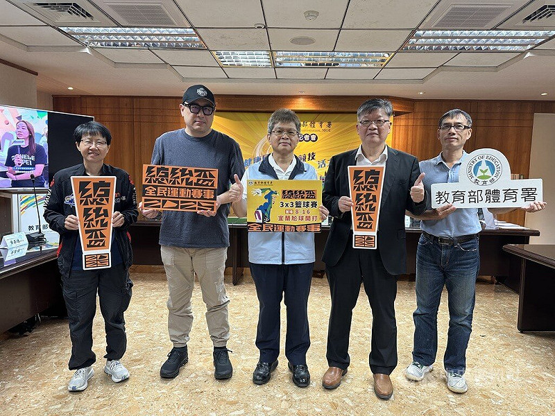 2025總統盃3x3籃球賽將於8月16日在宜蘭運動公園揭開序幕，體育署副署長房瑞文（中）7日表示，希望藉此推展全民運動，養成規律運動習慣。中央社記者黎建忠攝 114年8月7日   