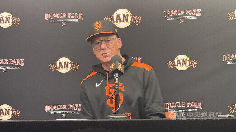 MLB巨人總教練梅爾文（Bob Melvin）8日賽後受訪表示，鄧愷威好球變多了，今天第2局一上場馬上就進入狀況，表現真的很好。   圖：中央社記者張欣瑜／攝於舊金山 114年8月9日