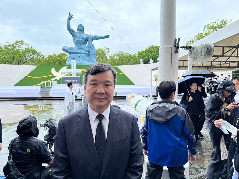 台灣派出駐日代表李逸洋，率團正式出席長崎市原爆80週年和平紀念典禮。   圖：取自 台灣駐日代表處 X