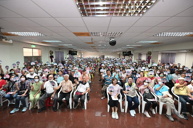  邱議瑩與林志誠舉辦傾聽共贏座談會，現場湧入超過500位民眾。 圖：邱議瑩辦公室/提供 