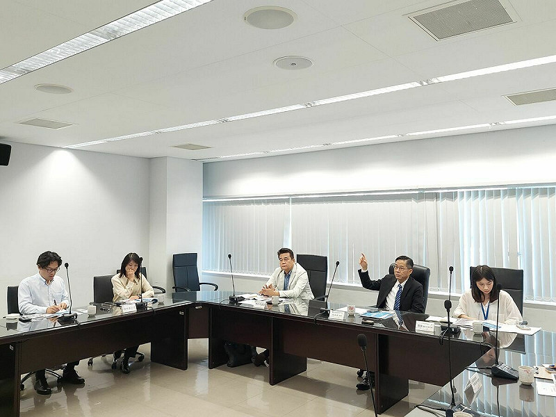 陳廷秀上週邀集包含：中市府經發局、台中港務分公司、Costco好市多台灣土地開發部等，三方高層代表一起在中市府內開會討論。   圖：陳廷秀/提供
