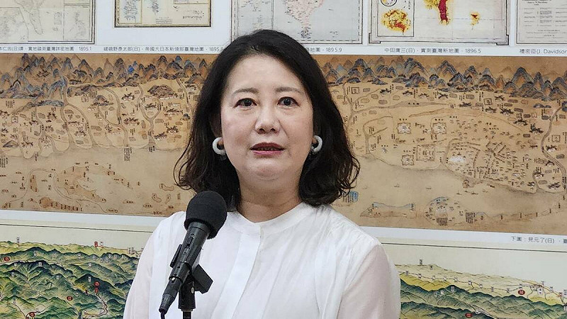 民進黨團幹事長吳思瑤澄清，對於明年軍公教是否加薪沒有明確訊息，仍有待釐清。   圖：蕭依岑/攝