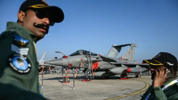 印度空軍參謀長辛格近期發布公開聲明，宣布印軍在此次印巴衝突中擊落至少 6 架巴基斯坦軍機，強調巴基斯坦也在此次衝突中面臨嚴重的損失。圖為印度空軍。   圖：翻攝自 騰訊網 樞密院十號