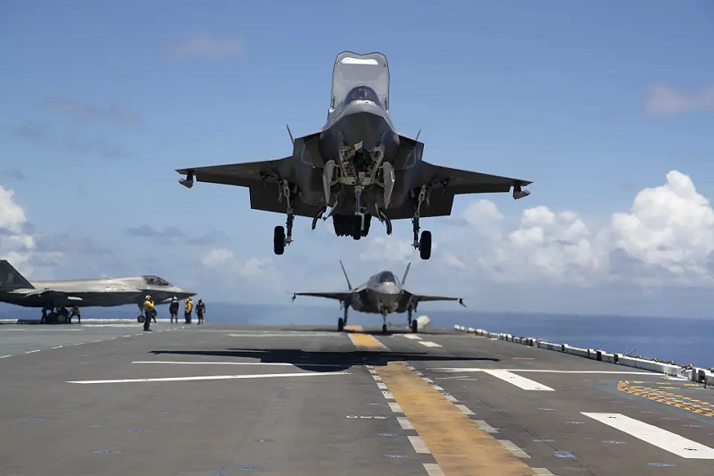 「威爾斯親王號」上的 F-35B 戰機又傳事故，緊急迫降日本鹿兒島機場。   圖：翻攝自 騰訊網