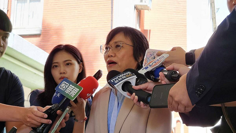 劉世芳強調，當中國人放棄中國籍的文書經海基會承認，我國即是承認中國政府公文書。   圖：蕭依岑/攝