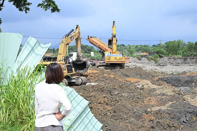 丹娜絲颱風及0728豪雨後,高雄東九區關心災後復原情形。 圖:邱議瑩辦公室/提供