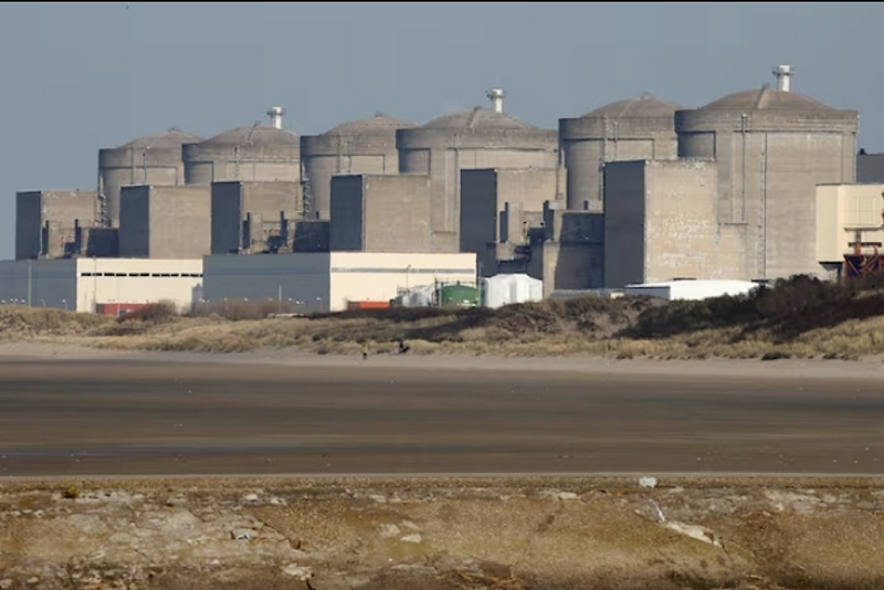 法國格拉沃利訥（Gravelines）核電廠。   圖：擷取自《央視新聞》