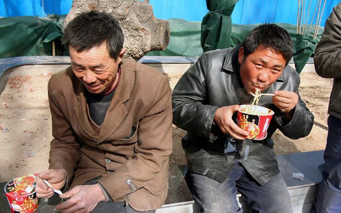 韓國情報官員警告,這批勞工不僅可能在俄羅斯本土從事危險的建築工程,更「極有可能」被派往俄軍佔領的烏克蘭地區參與重建。 圖:翻攝自X帳號@Maks_NAFO_FELLA 韓國情報官員警告,這批勞工不僅可能在俄羅斯本土從事危險的建築工程,更「極有可能」被派往俄軍佔領的烏克蘭地區參與重建。 圖:翻攝自X帳號@Maks_NAFO_FELLA