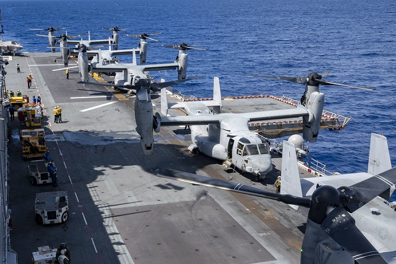 美國海軍陸戰隊第31遠征部隊所屬MV-22B魚鷹機由美利堅號（LHA-6）兩棲突擊艦搭載，首次在印太海域進行反潛任務訓練。   圖：翻攝「X」@VirtualBayonet