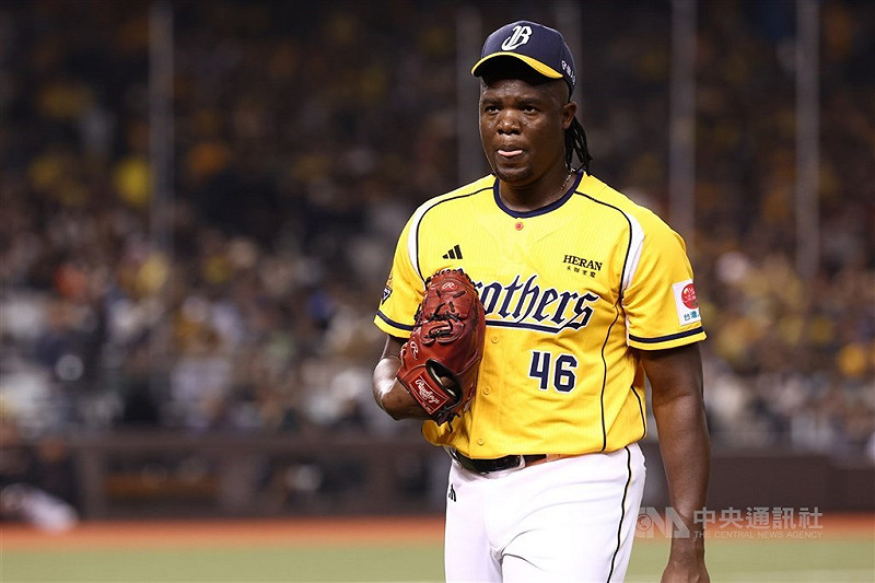 中華職棒中信兄弟球團14宣布將註銷有傷在身的洋投德保拉（José De Paula），不過他會繼續在兄弟屏東二軍基地復健。（中央社檔案照片）   