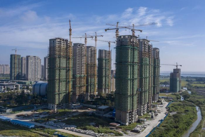 恒大財務危機的爆發,直接導致眾多建案成「爛尾樓」。圖:翻攝自新浪財經 恒大財務危機的爆發,直接導致眾多建案成「爛尾樓」。圖:翻攝自新浪財經
