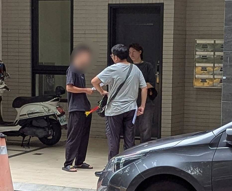 有立委15日質詢時提及有詐騙車手高調拍片說明犯罪過程，雲林縣西螺警分局日前已將涉案廖姓男子（左）通知到案，檢方並將依相關規定向法務部提報撤銷其假釋。（檢方提供） 中央社記者姜宜菁攝  114年8月15日   
