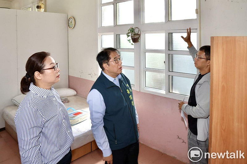 丹娜絲風災造成台南沿海與山區嚴重淹水與住宅受損，台南市政府立即啟用北門國小玉湖校區及蚵寮國小雙春校區，整備成可容納20位個別戶的臨時收容空間，做為防災安全溫馨的臨時住所。   圖：台南市政府提供