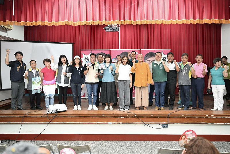 邱議瑩在三民舉行傾聽共贏座談會。   圖：邱議瑩辦公室/提供